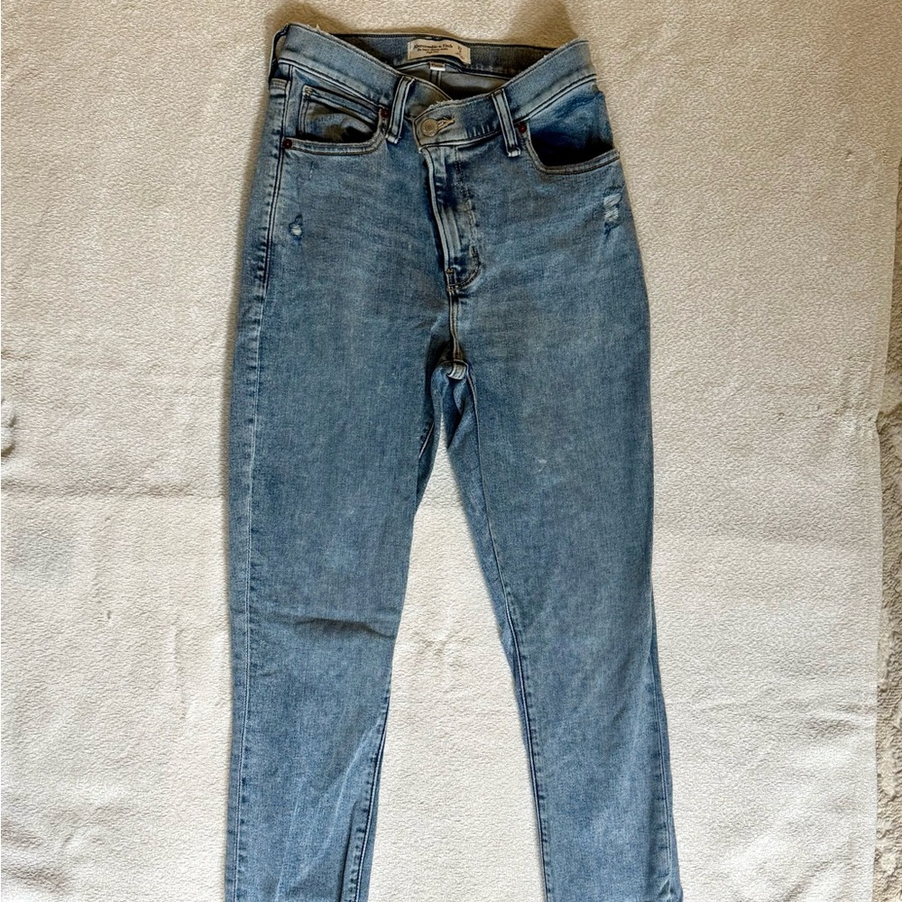 Abercrombie& Fitch Super Skinny Ankle Jean 4L 27 High Rise Distressed